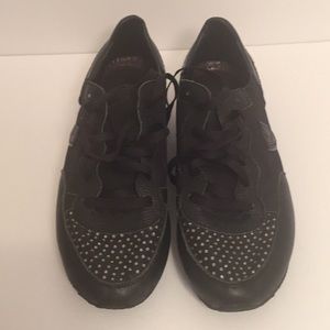 DIAMOND BLACK SKECHERS - SIZE 11
